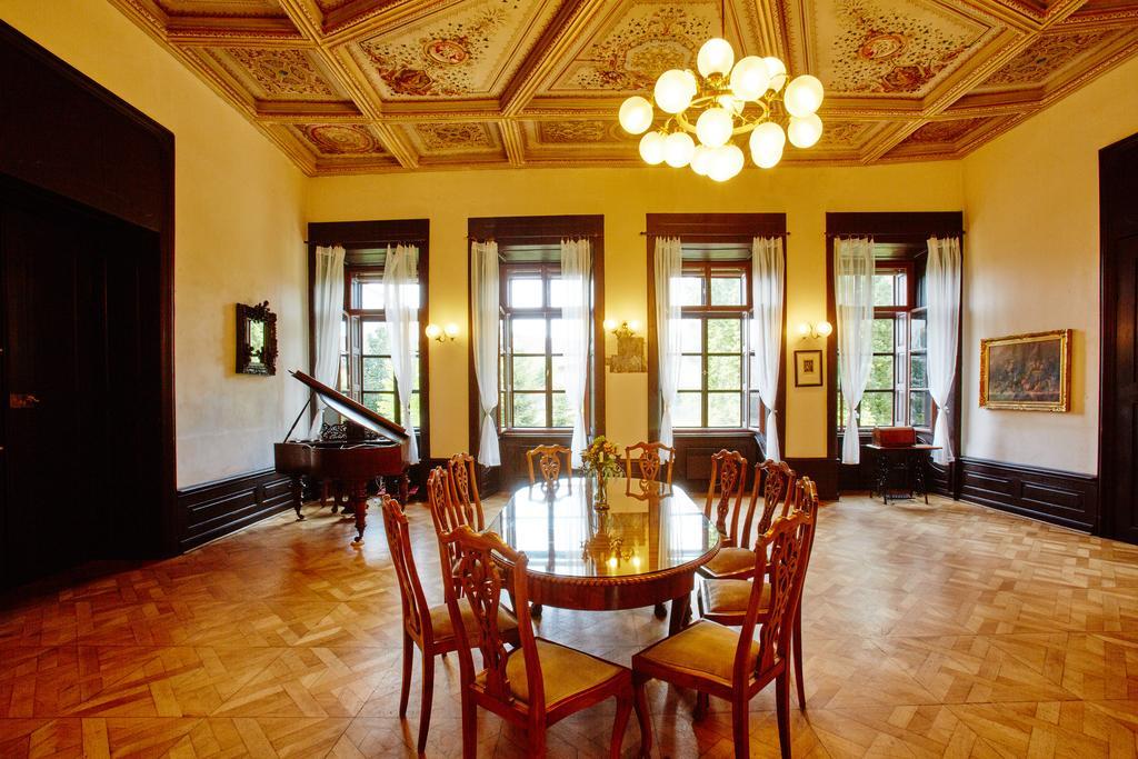 Chateau Hostacov Hotel Екстериор снимка