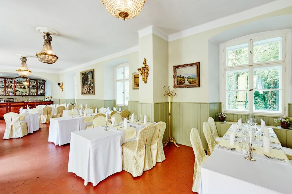 Chateau Hostacov Hotel Екстериор снимка