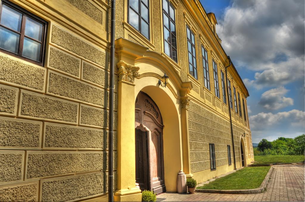 Chateau Hostacov Hotel Екстериор снимка