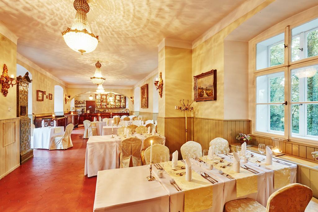 Chateau Hostacov Hotel Екстериор снимка