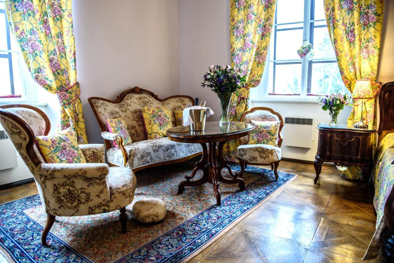 Chateau Hostacov Hotel Екстериор снимка